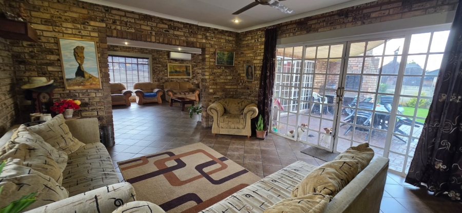 4 Bedroom Property for Sale in Miederpark North West